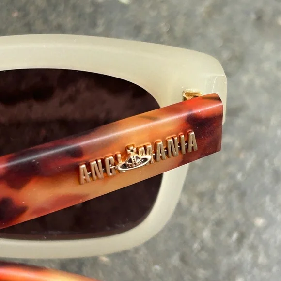 Vivienne Westwood Anglomania Sunglasses w/ Matte Frost frames & Tortoise Arms - Picture 8 of 10